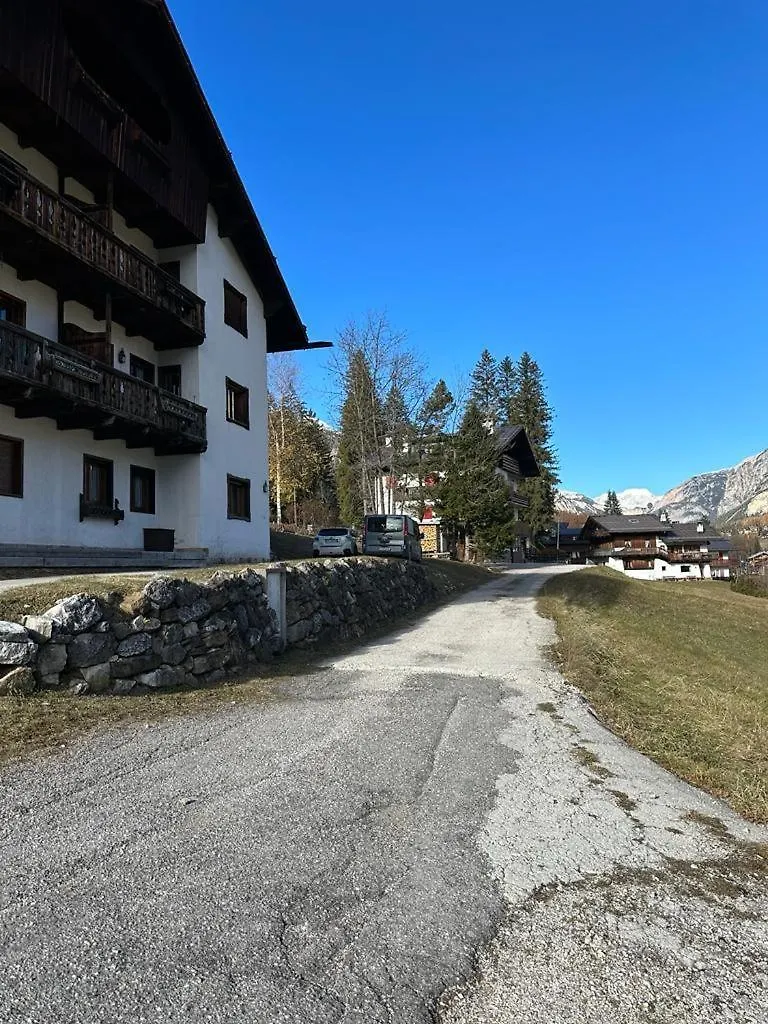 Lägenhet Appartamento Crignes Cortina dʼAmpezzo